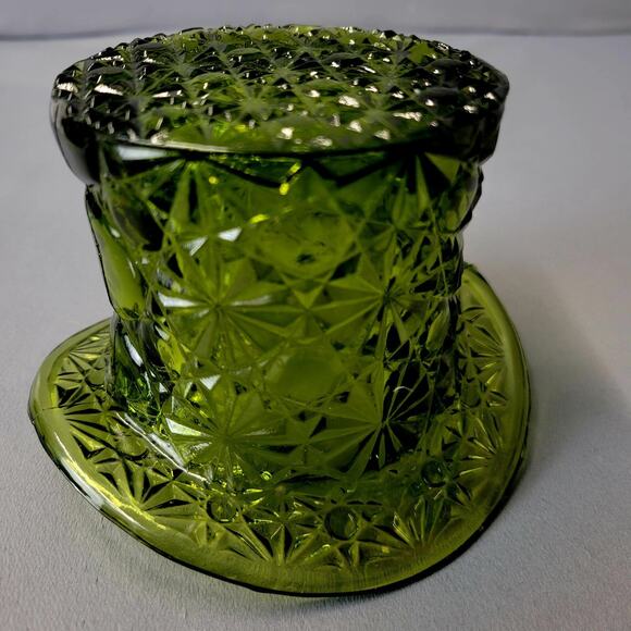 Fenton Vintage Emerald Daisy & Button Top Hat Embossed Texture Vase 3.4" Tall - Picture 4 of 14